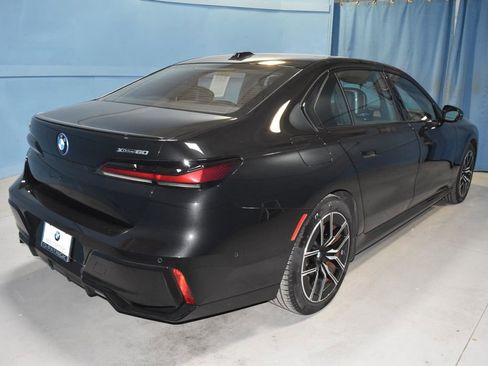 Certified 2024 BMW i7 xDrive60 image 19