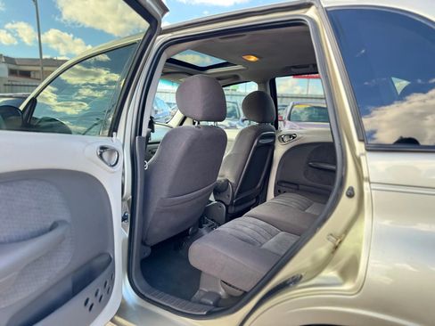 Used 2005 Chrysler PT Cruiser Touring w/ Moonroof Group image 19