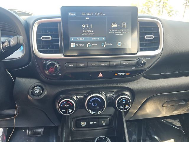 Used 2025 Hyundai Venue SEL FWD image 7