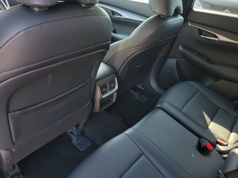 Certified 2025 INFINITI QX50 Pure image 28