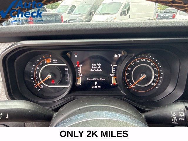 Used 2024 Jeep Wrangler Unlimited Sahara AWD/4WD image 11