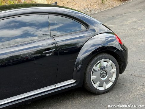 Used 2013 Volkswagen Beetle 2.5 Fender FWD image 31