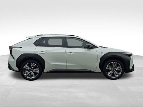 Used 2024 Subaru Solterra Limited image 7