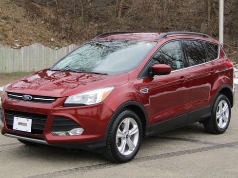 Used 2015 Ford Escape SE w/ Equipment Group 201A image 8