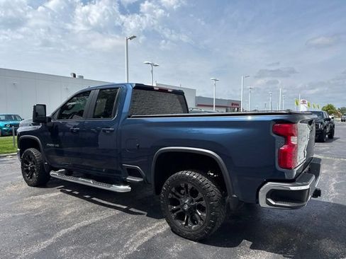 Used 2021 Chevrolet Silverado 2500 LT w/ Convenience Package AWD/4WD image 4