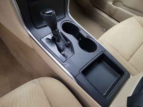 Used 2016 Toyota Camry SE image 26