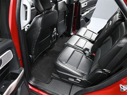 Used 2022 Ford Explorer Limited w/ Equipment Group 301A image 20