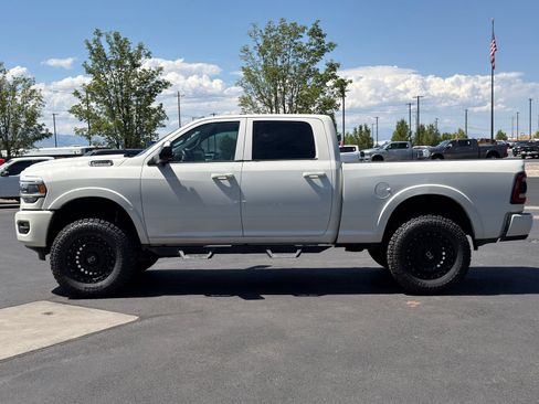 Used 2020 RAM 2500 Laramie w/ Night Edition AWD/4WD image 5