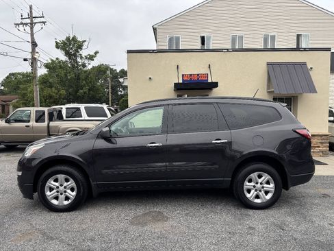 Used 2015 Chevrolet Traverse LS FWD image 8