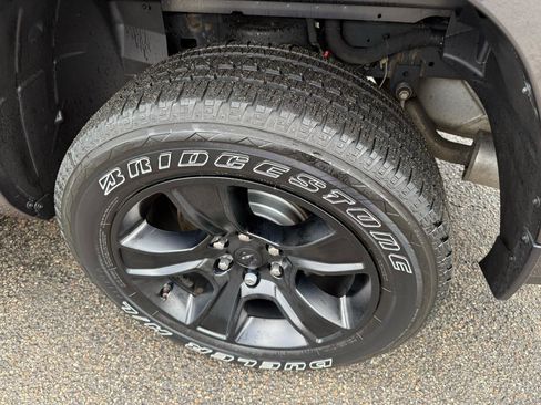 Used 2021 RAM 1500 Big Horn image 9