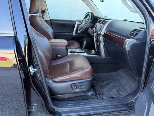 Used 2021 Toyota 4Runner Limited AWD/4WD image 19
