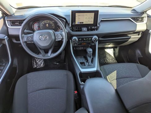 Used 2025 Toyota RAV4 XLE image 28