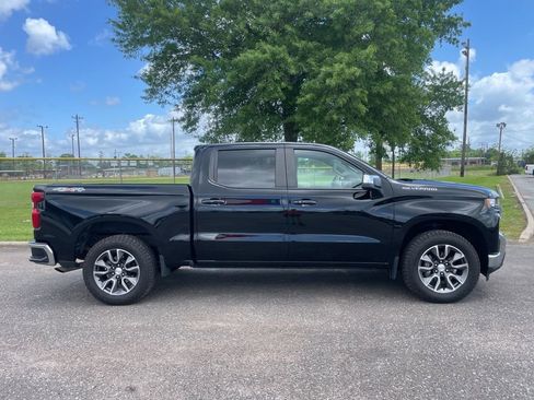 Used 2021 Chevrolet Silverado 1500 LT image 8