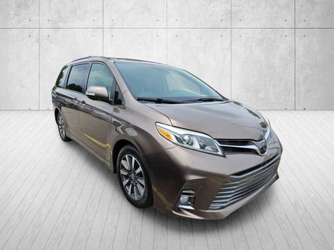 Used 2019 Toyota Sienna Limited Premium FWD image 1