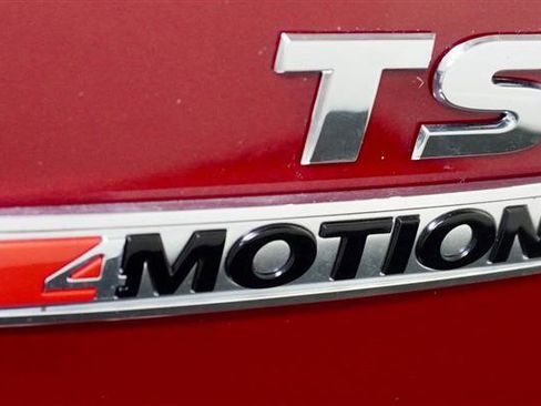 Used 2018 Volkswagen Tiguan SEL image 51