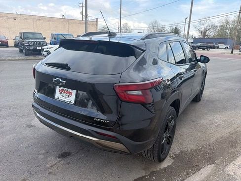 Used 2024 Chevrolet Trax ACTIV w/ Driver Confidence Package image 5