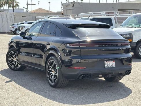 Used 2025 Porsche Cayenne Coupe AWD/4WD image 6