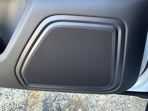 New 2025 Porsche Macan image 33