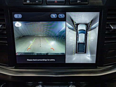 Used 2023 Ford F450 Lariat w/ Camper Package image 23