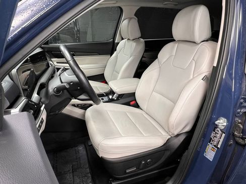 Used 2025 Kia Telluride S AWD/4WD image 4