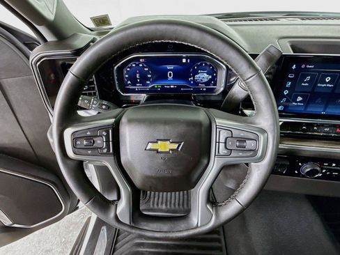 Used 2025 Chevrolet Silverado 1500 LT w/ Z71 Off-Road Package AWD/4WD image 4