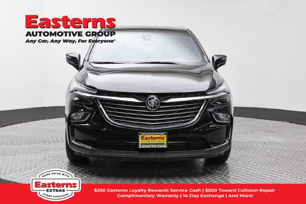 Used 2023 Buick Enclave Essence FWD image 3