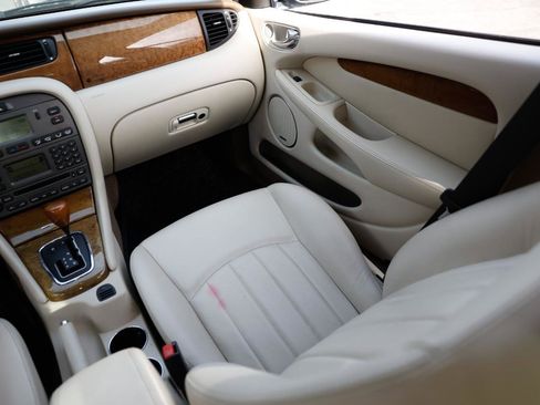 Used 2005 Jaguar X-TYPE 3.0 image 22