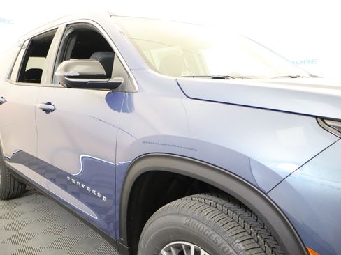 New 2026 Chevrolet Traverse LT w/ Driver Confidence Package FWD image 4