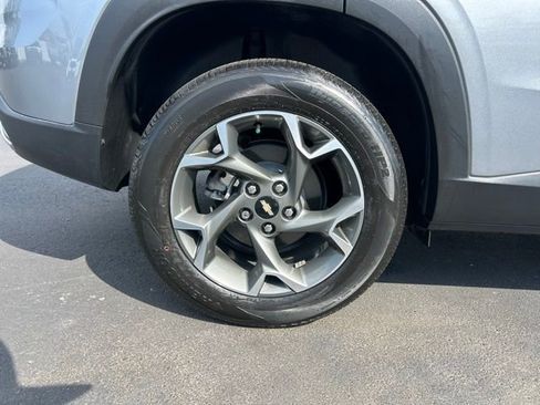 Used 2025 Chevrolet Trax LT w/ Driver Confidence Package image 7