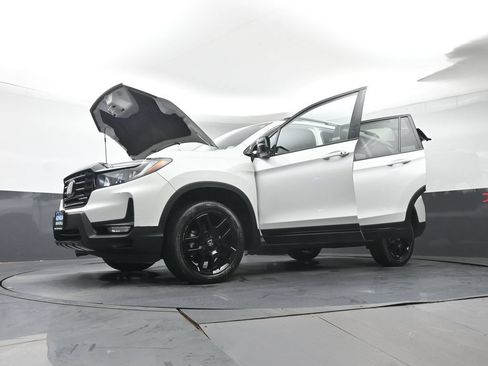 Certified 2024 Honda Passport Black Edition image 45
