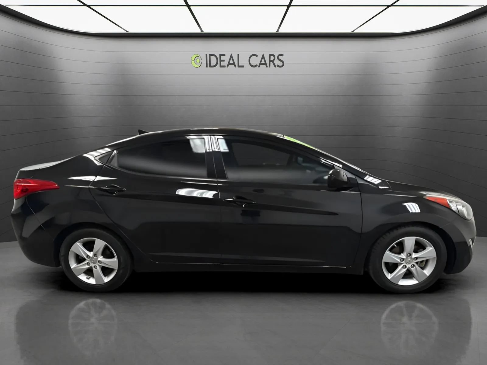 Used 2013 Hyundai Elantra GLS w/ Preferred Pkg FWD image 4