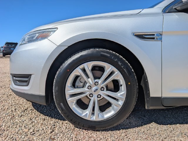 Used 2016 Ford Taurus SEL w/ Equipment Group 201A FWD image 10