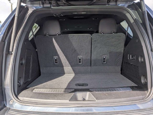 Used 2021 Chevrolet Tahoe RST w/ Luxury Package RWD image 10