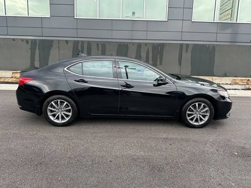 Used 2018 Acura TLX FWD image 2