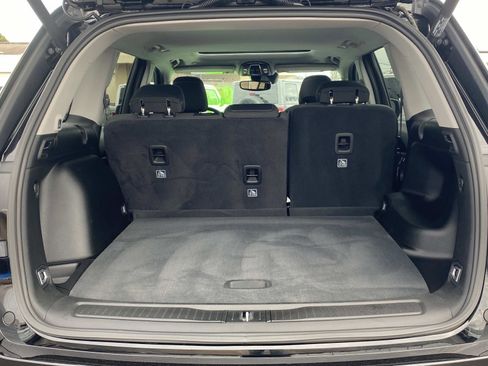 Certified 2023 Jeep Grand Cherokee Laredo w/ Luxury Tech Group I image 5