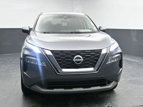 Used 2023 Nissan Rogue SV image 3