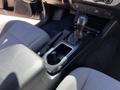 Used 2017 Toyota Tacoma SR image 28
