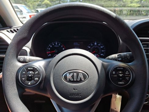 Used 2020 Kia Soul LX FWD image 20