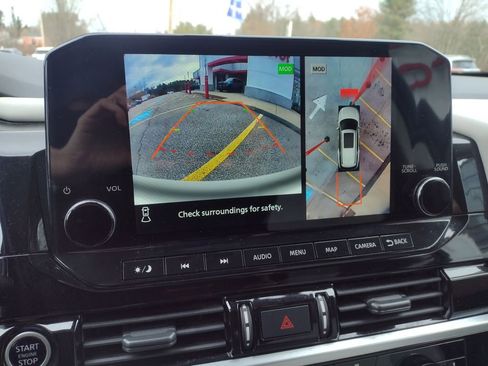 Used 2022 Nissan Pathfinder SL image 27