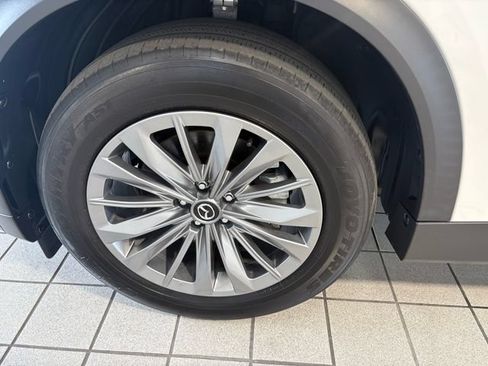 Used 2024 MAZDA CX-90 Plug-In Hybrid w/ Preferred AWD/4WD image 5