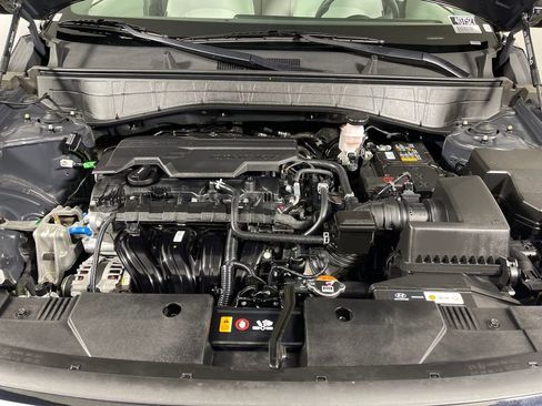 Certified 2025 Hyundai Kona SEL image 9