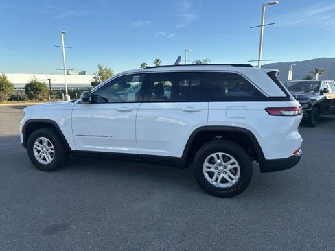 Used 2023 Jeep Grand Cherokee Laredo image 7