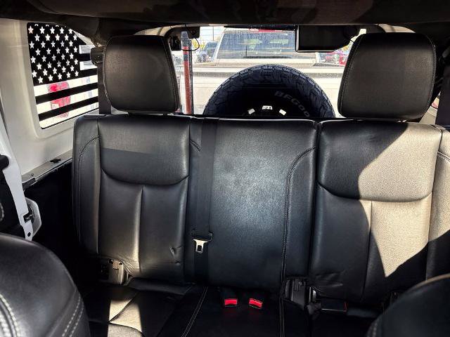 Used 2016 Jeep Wrangler Unlimited Sahara w/ Max Tow Package AWD/4WD image 13