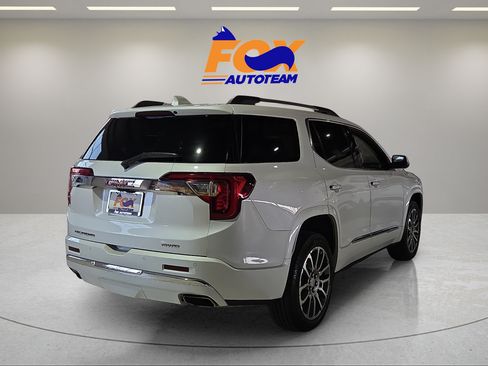 Used 2023 GMC Acadia Denali w/ Denali Technology Package AWD/4WD image 4