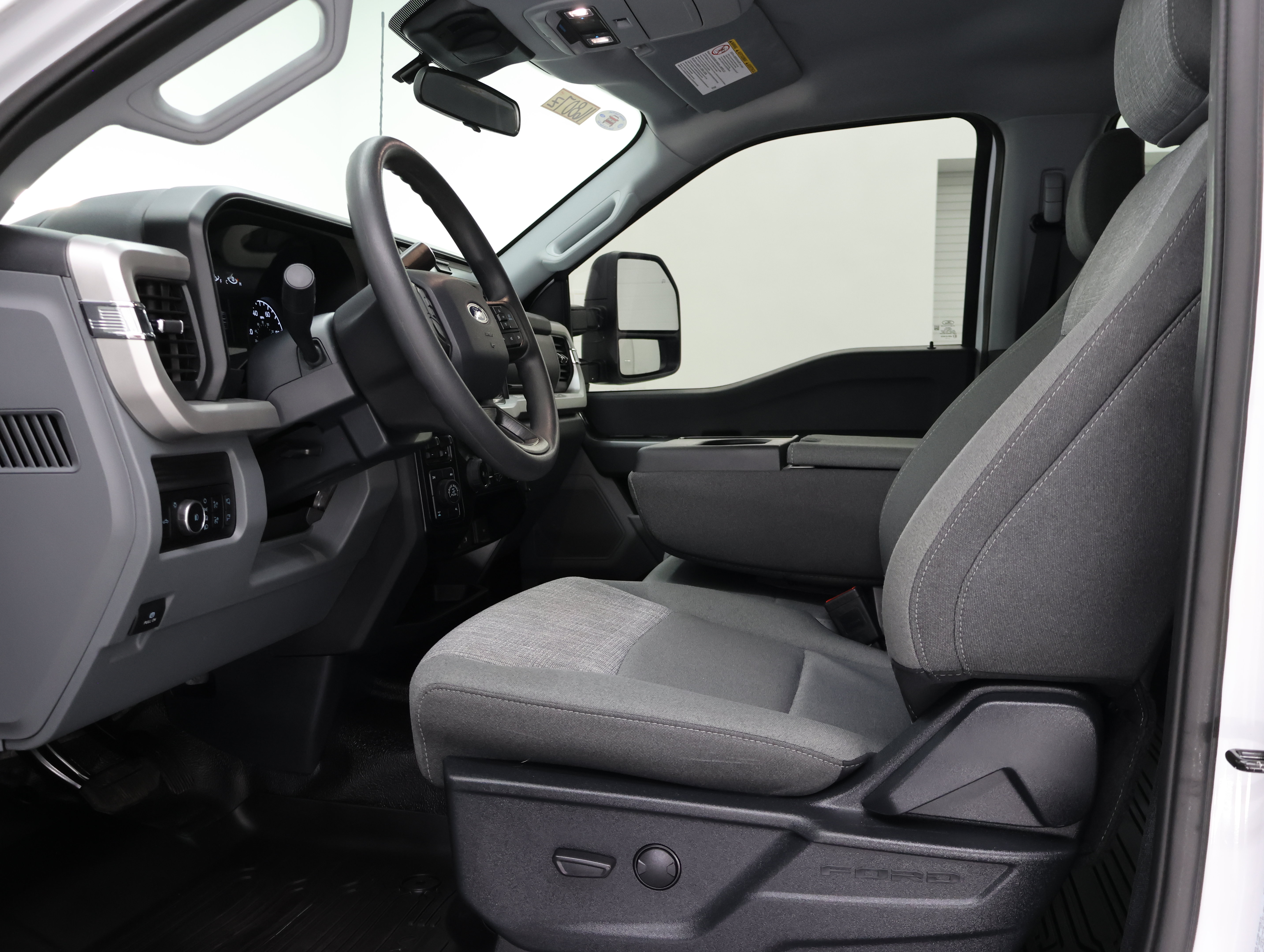 Used 2025 Ford F350 XLT w/ Tremor Off-Road Package AWD/4WD image 8