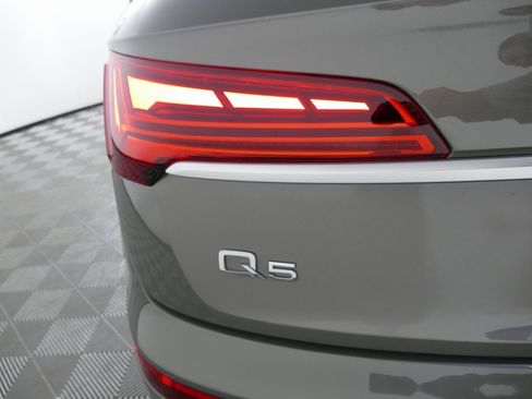 Used 2023 Audi Q5 2.0T Premium w/ Convenience Package image 31