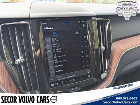 Certified 2023 Volvo XC60 B5 Plus w/ Climate Package image 14