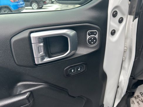 Certified 2018 Jeep Wrangler Unlimited Rubicon image 25