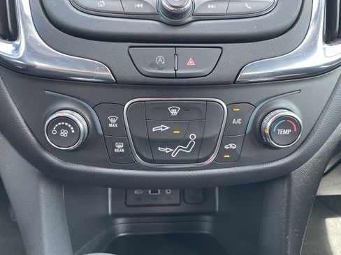 Used 2023 Chevrolet Equinox LT FWD image 33