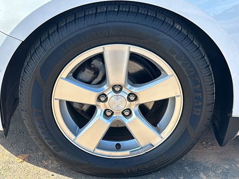 Used 2012 Chevrolet Cruze LT image 11